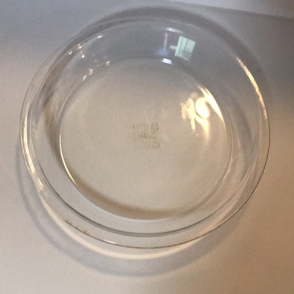 Pyrex - round - 210 - for oven and microwave no stove top or broiler. 25cm - Picture 2 of 11